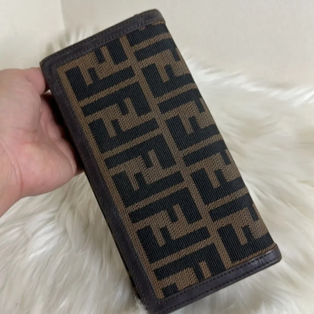 💯Authentic Fendi Long Wallet 🍀